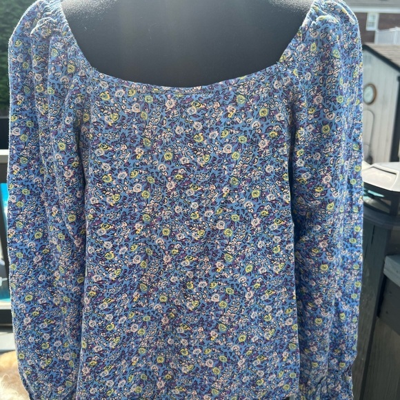 New- Universal Threads Women’s Top - Picture 6 of 9